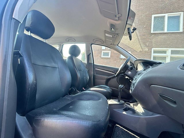 Ford focus 1.6-16v futura 2005 | 06-pz-tj - afbeelding 33 van  43