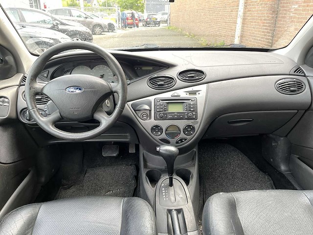 Ford focus 1.6-16v futura 2005 | 06-pz-tj - afbeelding 39 van  43