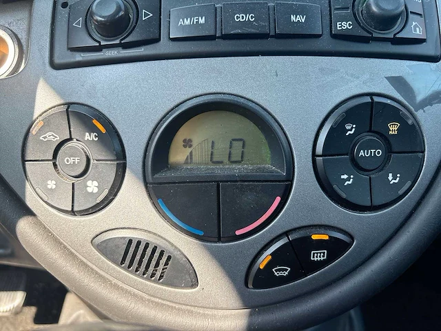 Ford focus 1.6-16v futura 2005 | 06-pz-tj - afbeelding 24 van  43