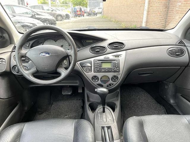 Ford focus 1.6-16v futura 2005 | 06-pz-tj - afbeelding 39 van  43