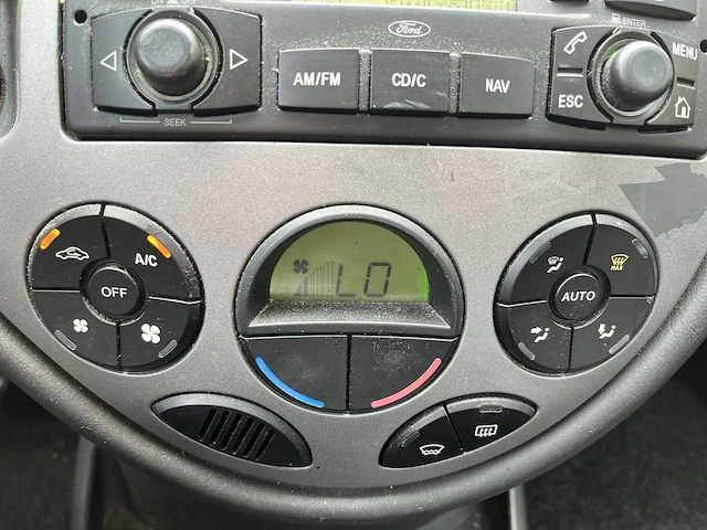 Ford focus 1.6-16v futura 2005 | 06-pz-tj - afbeelding 28 van  38