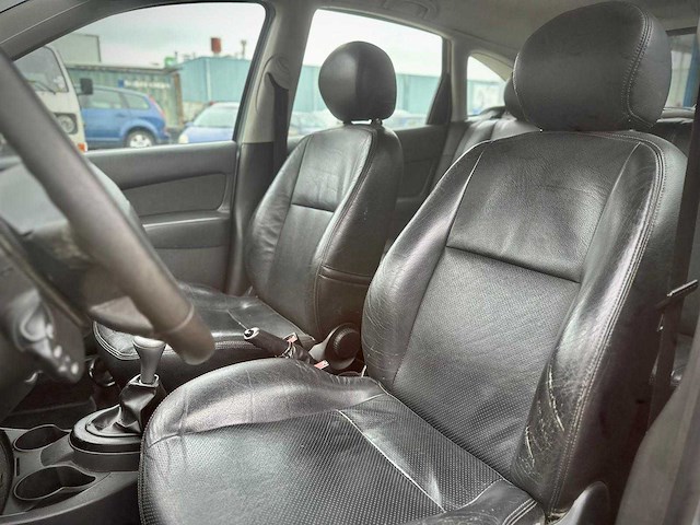 Ford focus 1.6 16v futura, 79-pg-nv - afbeelding 2 van  6