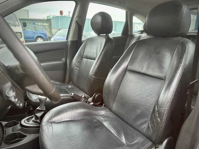 Ford focus 1.6 16v futura, 79-pg-nv - afbeelding 2 van  14