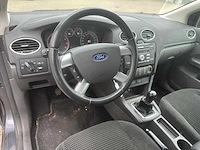 Ford focus 1.6-16v ghia 62-td-jb - afbeelding 1 van  10
