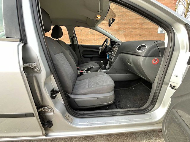 Ford focus 1.6-16v trend, 52-xb-td - afbeelding 14 van  19