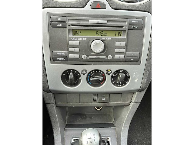 Ford focus 1.6-16v trend, 52-xb-td - afbeelding 15 van  19