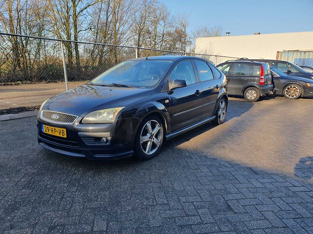 Ford focus 2.0 16v futura, 29-rp-vb - afbeelding 1 van  9