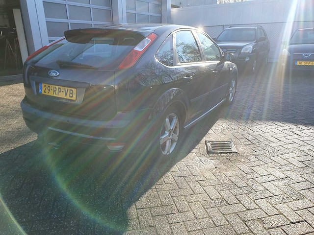 Ford focus 2.0 16v futura, 29-rp-vb - afbeelding 2 van  9