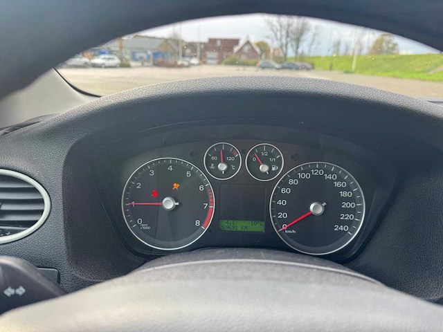 Ford focus 2.0-16v st sport 05-tv-rx - afbeelding 29 van  36
