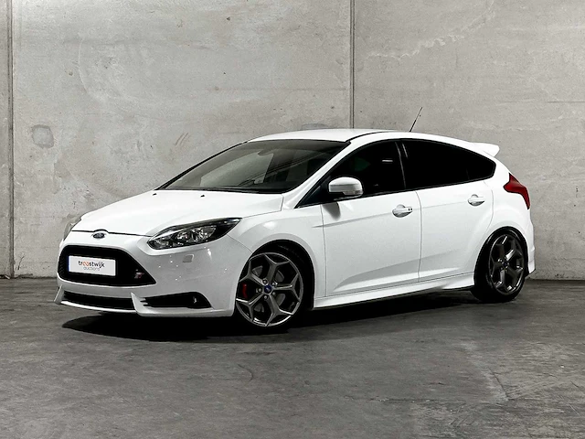 Ford focus 2.0 ecoboost st-2 250pk 2013, g-282-bn - afbeelding 1 van  52