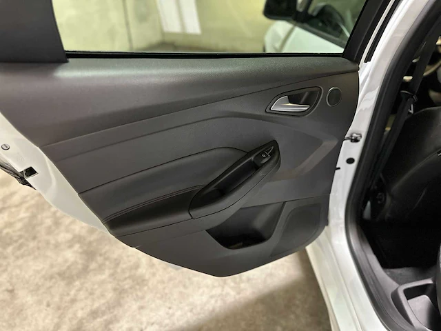 Ford focus 2.0 ecoboost st-2 250pk 2013, g-282-bn - afbeelding 25 van  52
