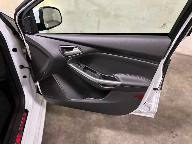 Ford focus 2.0 ecoboost st-2 250pk 2013, g-282-bn - afbeelding 31 van  52