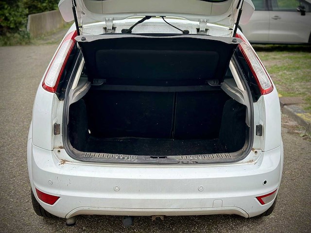Ford focus 2.0 titanium; 95-hpp-4 - afbeelding 3 van  11