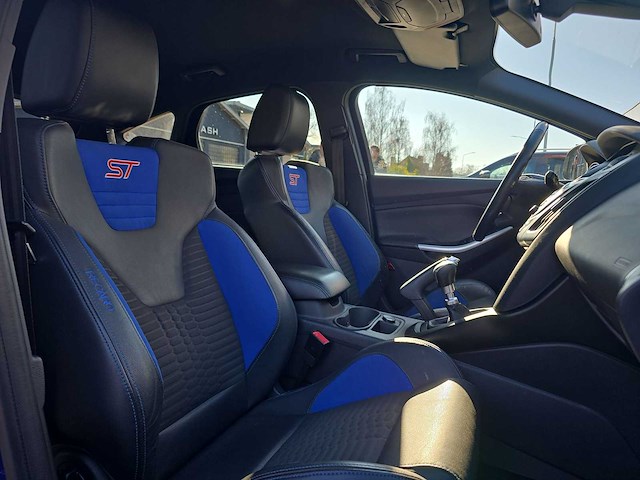 Ford focus 2.0 turbo st-2 2013 | 50-zvx-6 - afbeelding 9 van  14