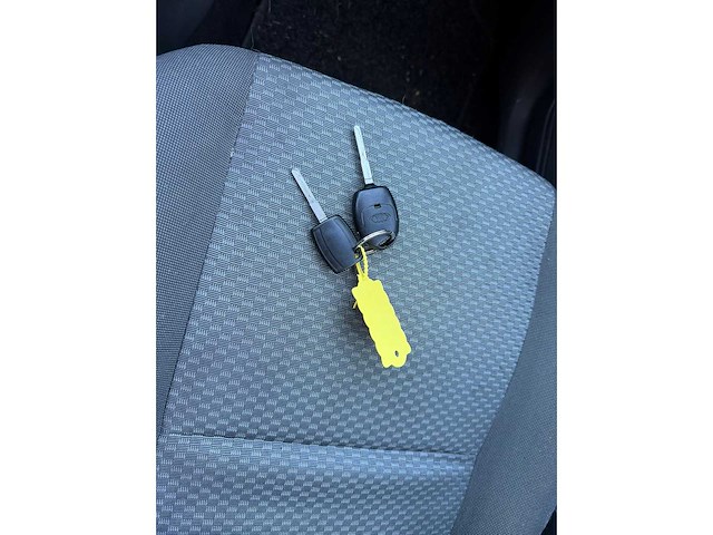 Ford focus c-max 1.6-16v ambiente 2006 | 60-lfh-6 iaw - afbeelding 13 van  21