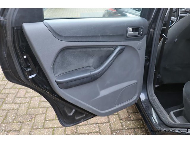 Ford focus ghia stationwagen | benzine | kenteken: 46-rz-ft - afbeelding 13 van  30