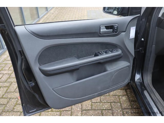 Ford focus ghia stationwagen | benzine | kenteken: 46-rz-ft - afbeelding 14 van  30