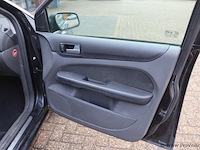 Ford focus ghia stationwagen | benzine | kenteken: 46-rzf-t - afbeelding 5 van  30