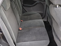 Ford focus ghia stationwagen | benzine | kenteken: 46-rzf-t - afbeelding 9 van  30