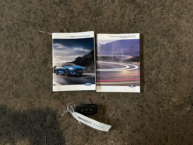 Ford focus wagon 1.0 ecoboost hybrid st line x business 122pk 2021 (origineel-nl+1 eigenaar) n-244-jg - afbeelding 43 van  46