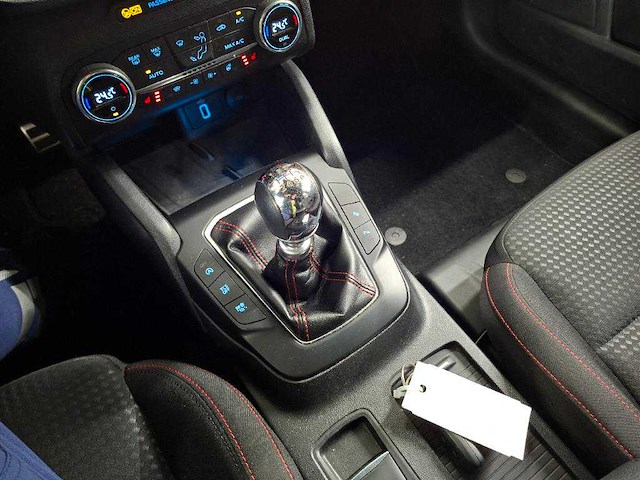 Ford focus wagon 1.0 ecoboost hybrid titanium x business; n-077-jt - afbeelding 18 van  20