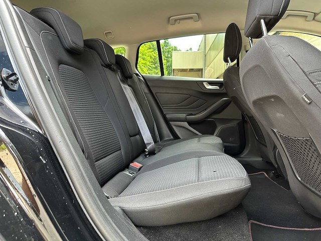 Ford focus wagon 1.0 ecoboost st line business 123pk 2019, t-876-hj - afbeelding 1 van  12