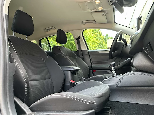 Ford focus wagon 1.0 ecoboost st line business 123pk 2019, t-876-hj - afbeelding 31 van  46