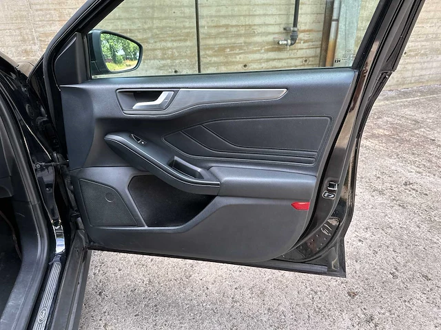 Ford focus wagon 1.0 ecoboost st line business 123pk 2019, t-876-hj - afbeelding 36 van  46