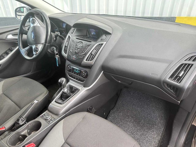 Ford focus wagon 1.0 ecoboost titanium; zr-021-f - afbeelding 14 van  15