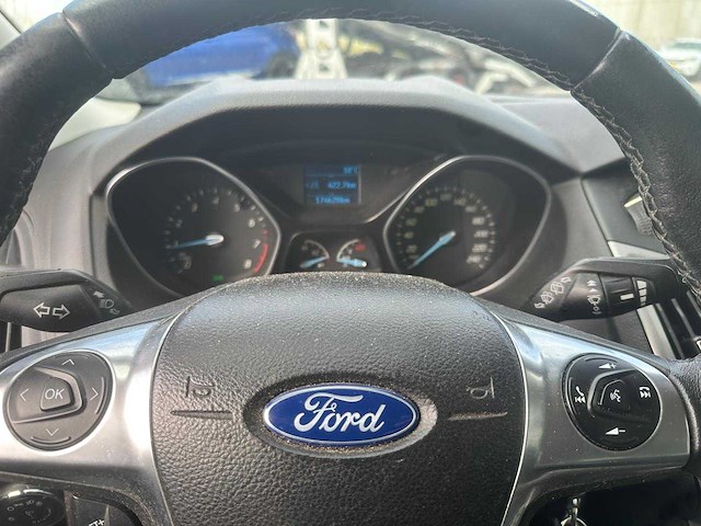 Ford focus wagon 1.0 ecoboost titanium; zr-021-f - afbeelding 9 van  15