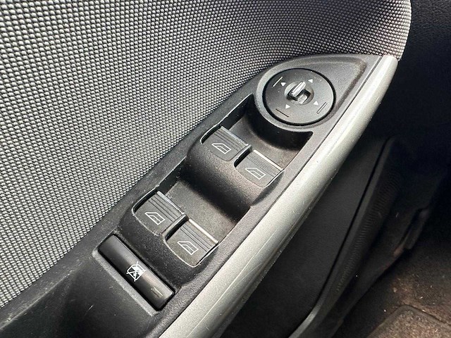 Ford focus wagon 1.0 ecoboost titanium; zr-021-f - afbeelding 10 van  15