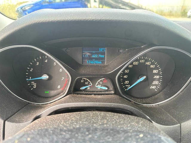 Ford focus wagon 1.0 ecoboost titanium; zr-021-f - afbeelding 11 van  15