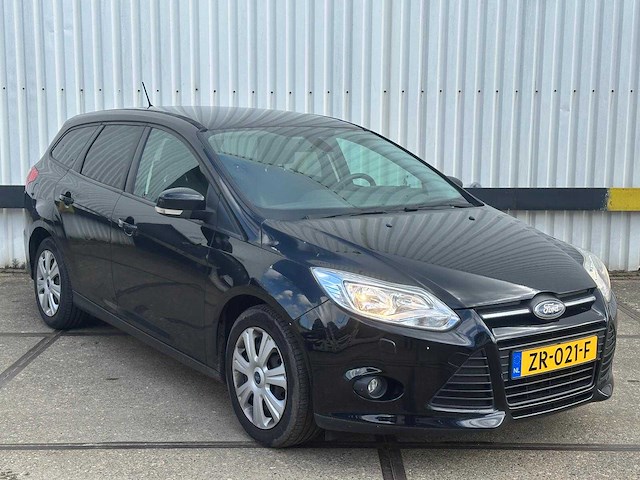 Ford focus wagon 1.0 ecoboost titanium; zr-021-f - afbeelding 11 van  17