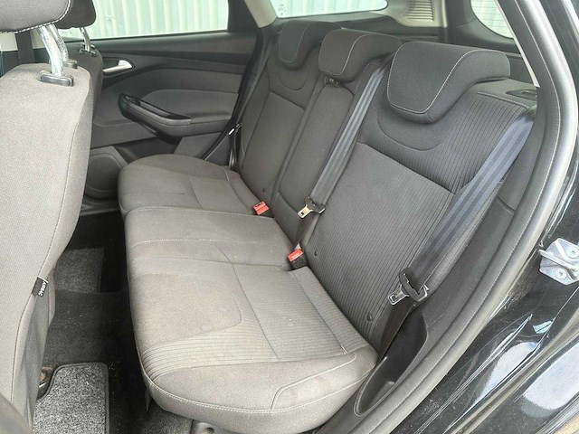 Ford focus wagon 1.0 ecoboost titanium; zr-021-f - afbeelding 17 van  17
