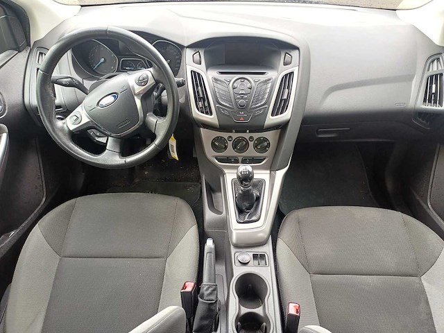 Ford focus wagon 1.0 ecoboost trend, 3-knv-03 - afbeelding 2 van  13