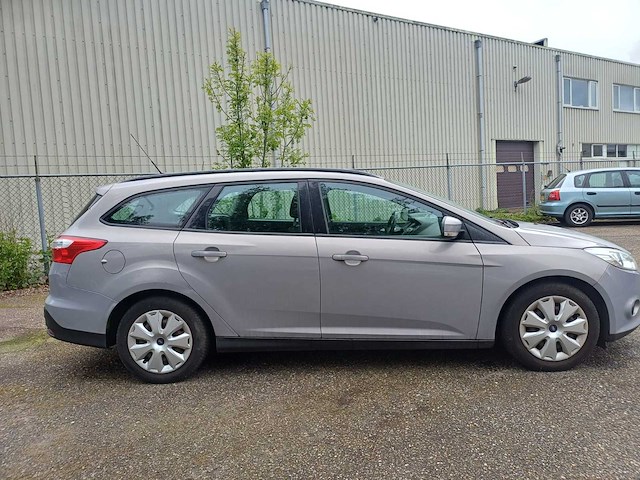 Ford focus wagon 1.0 ecoboost trend, 3-knv-03 - afbeelding 11 van  13