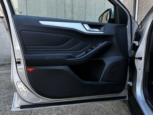 Ford focus wagon 1.0 ecoboost trend edition business 101pk 2019 (origineel-nl), zl-510-g - afbeelding 24 van  49