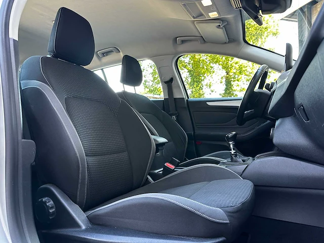 Ford focus wagon 1.0 ecoboost trend edition business 101pk 2019 (origineel-nl), zl-510-g - afbeelding 21 van  32
