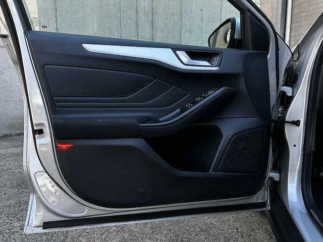 Ford focus wagon 1.0 ecoboost trend edition business 101pk 2019 (origineel-nl), zl-510-g - afbeelding 25 van  44
