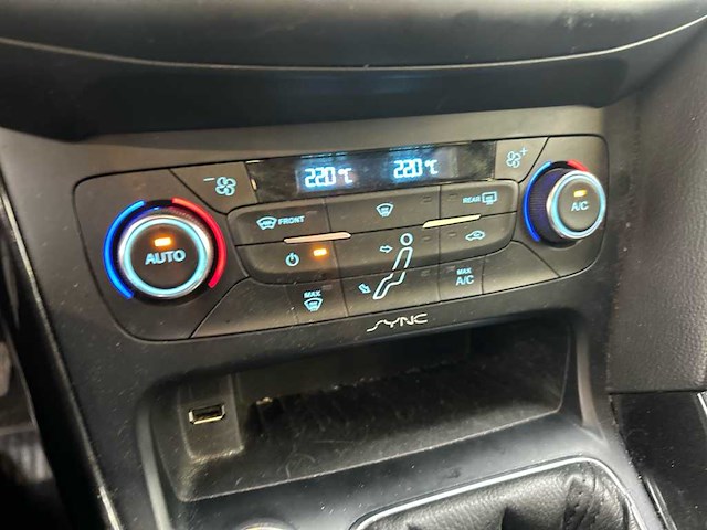 Ford focus wagon 1.0 titanium edition , ; gp-793-r - afbeelding 2 van  16