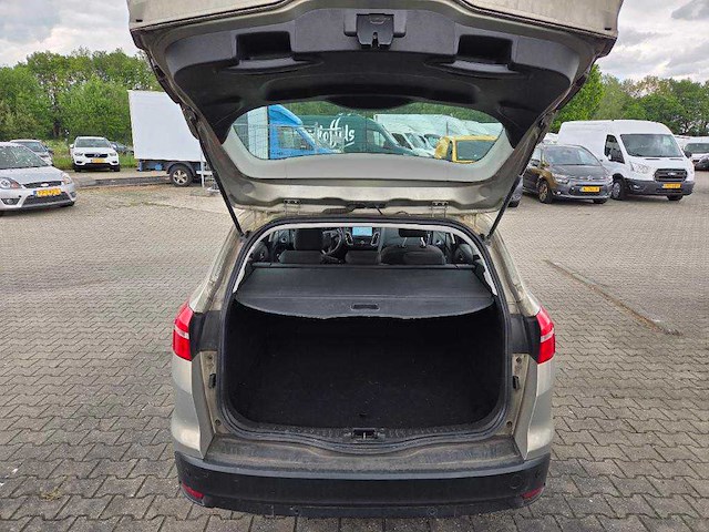 Ford focus wagon 1.0 titanium; nt-037-t - afbeelding 7 van  17