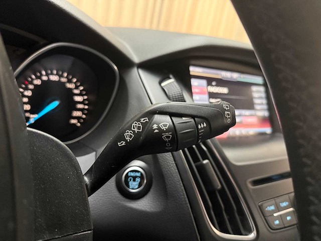 Ford focus wagon 1.0 titanium - afbeelding 20 van  29