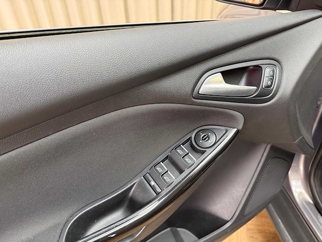 Ford focus wagon 1.0 titanium - afbeelding 27 van  29