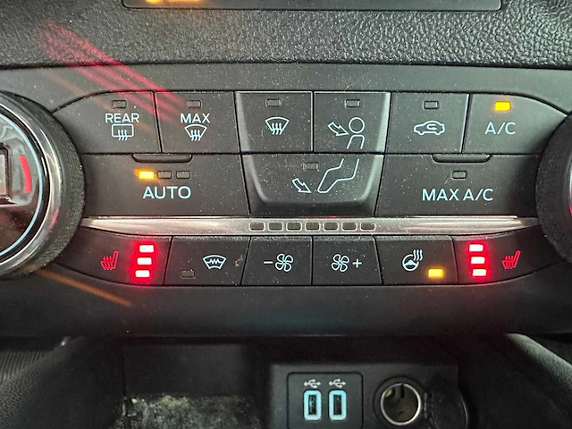 Ford focus wagon 1.5 ecob. st l. xbns *, n-238-dp - afbeelding 13 van  16