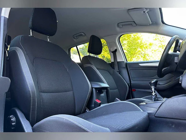 Ford focus wagon 1.5 ecoblue trend edition business 120pk 2019 (origineel-nl), zl-575-k - afbeelding 37 van  46