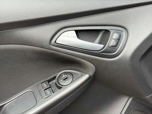 Ford focus wagon 1.5 st-line | sr-657-d i - afbeelding 11 van  33
