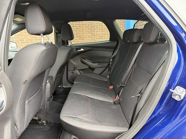 Ford focus wagon 1.5 st-line | sr-657-d i - afbeelding 16 van  33