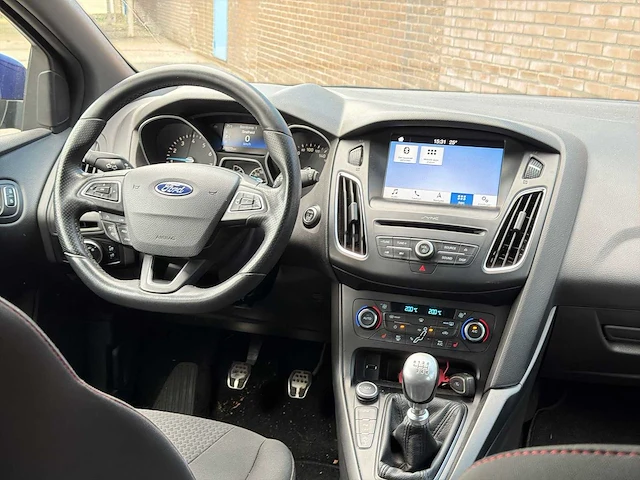 Ford focus wagon 1.5 st-line | sr-657-d i - afbeelding 18 van  33