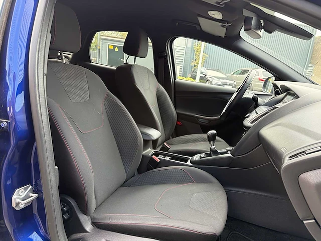 Ford focus wagon 1.5 st-line | sr-657-d i - afbeelding 19 van  33