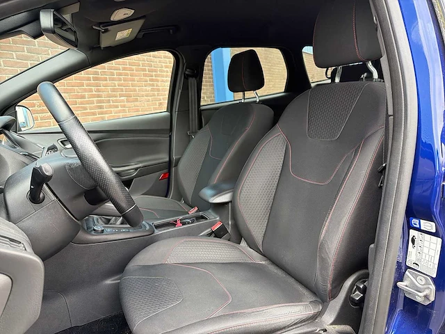Ford focus wagon 1.5 st-line | sr-657-d i - afbeelding 28 van  33